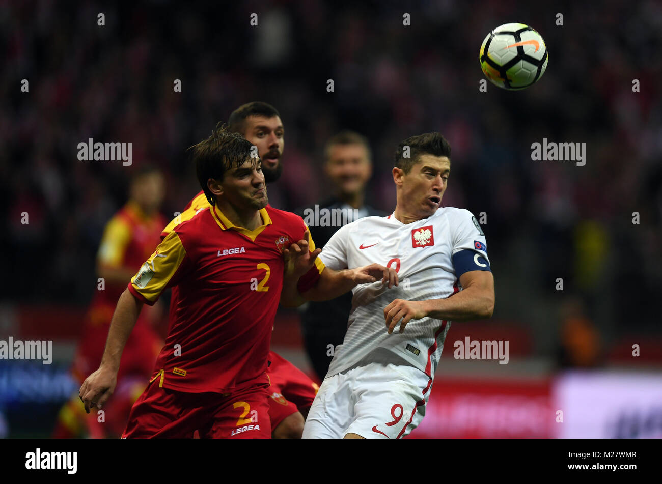 8 Oktober, 2017 - Warschau, Polen: Fußball WM 2018 Qualifikation Rusia Polen - Montenegro o/p Filip Stojkovic (Montenegro) Robert Lewand Stockfoto