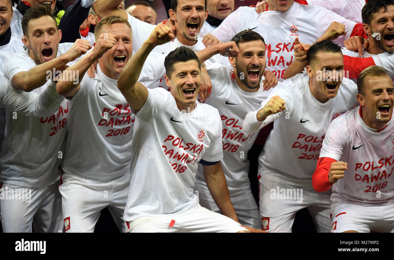 8 Oktober, 2017 - Warschau, Polen: Fußball WM 2018 Qualifikation Rusia Polen - Montenegro o/p Kamil Glik Robert Lewandowski Piotr Zielin Stockfoto