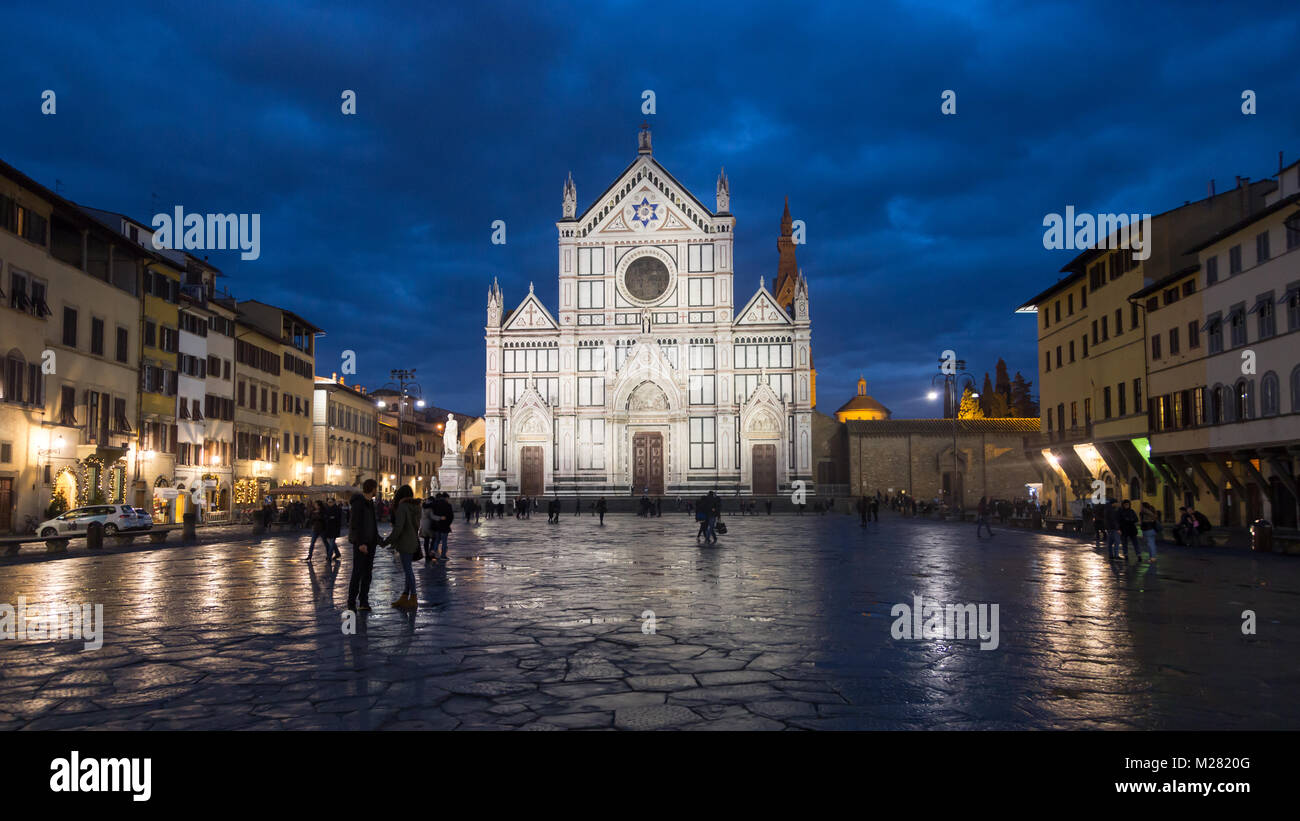 Kirche Basilika Santa Croce in der Morgendämmerung, Piazza Santa Croce, Florenz, Toskana, Italien Stockfoto