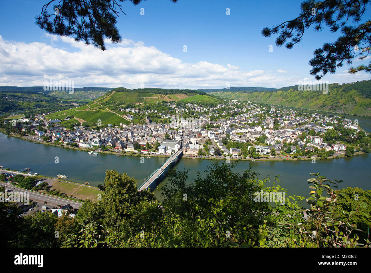 Blick in Traben, Traben-Trarbach, Mosel, Mittelmosel, Rheinland-Pfalz, Deutschland, Europa | Blick über Traben, Traben-Trarbach, Mosel, Mosel, Stockfoto