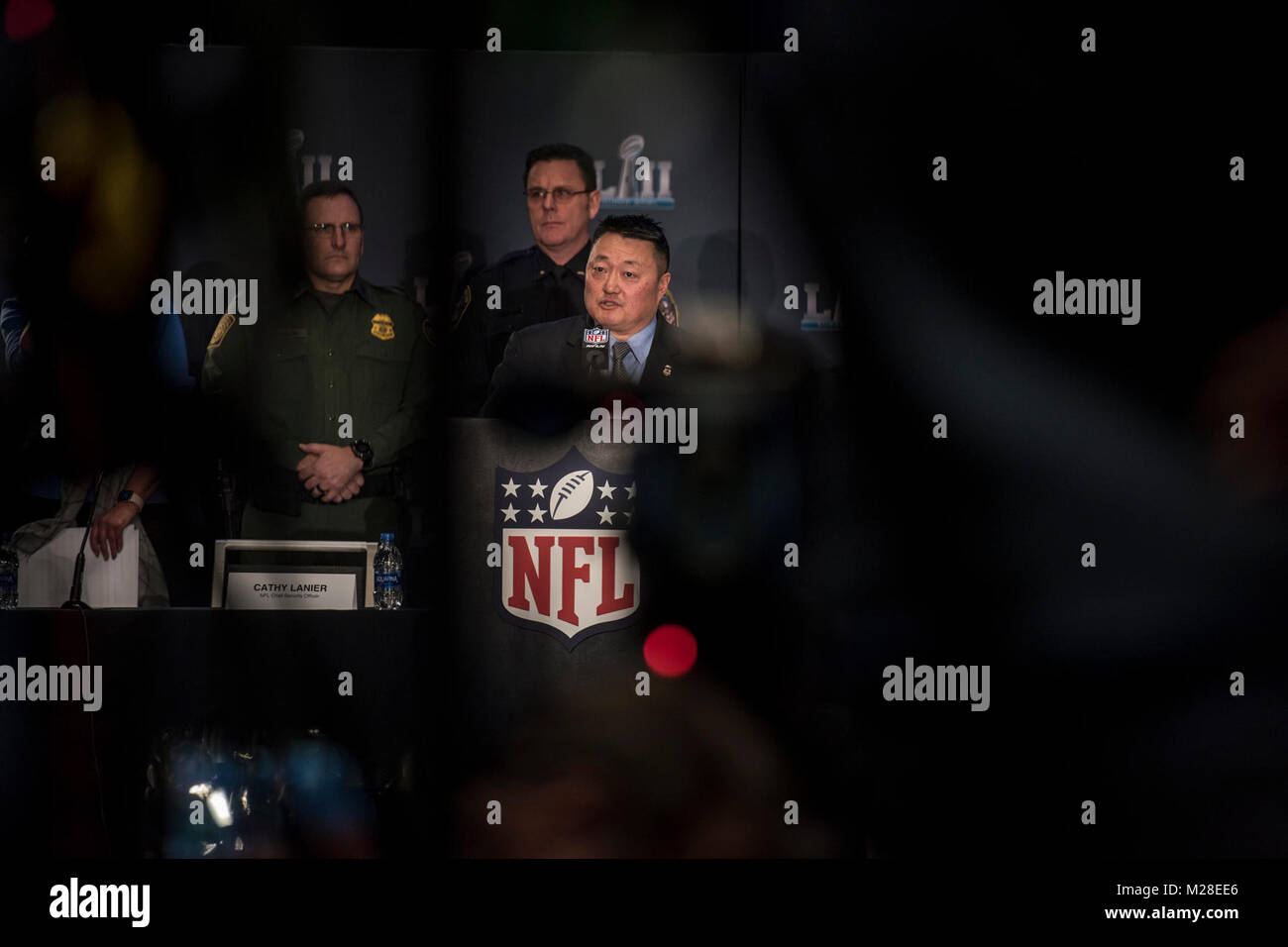 HSI St. Paul Special Agent in Alex Khu skizzieren die Strafverfolgungsbehörden Bemühungen für Super Bowl 52. Stockfoto