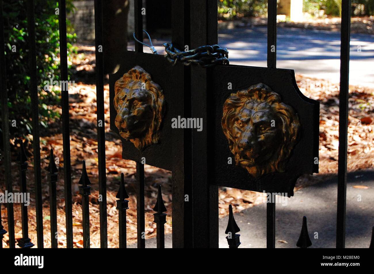 Lions Gate an den Reben Mansion. Stockfoto
