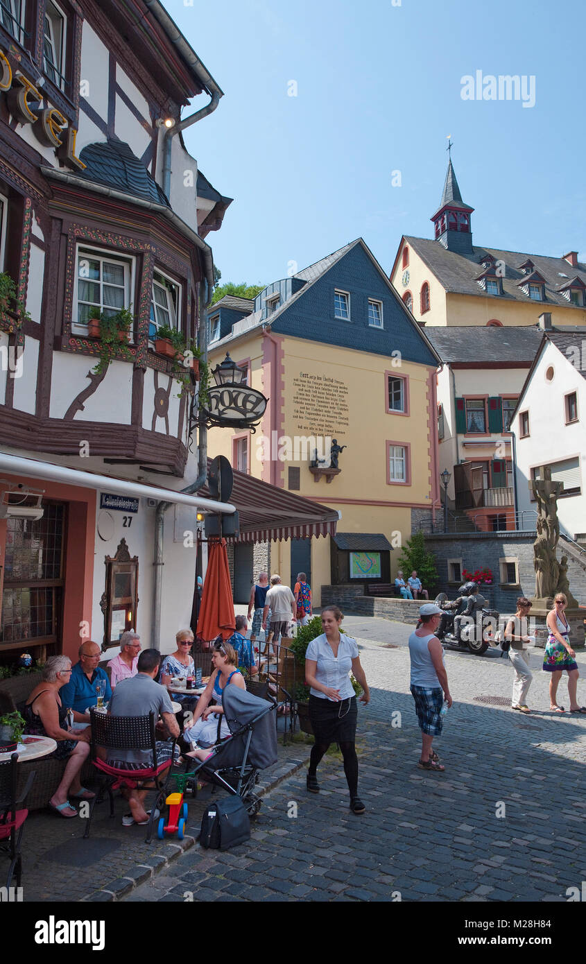 Außerhalb der Gastronomie im Fachwerkhäuser, historische Altstadt von Bernkastel-Kues, Mosel, Rheinland-Pfalz, Deutschland, Europa Stockfoto