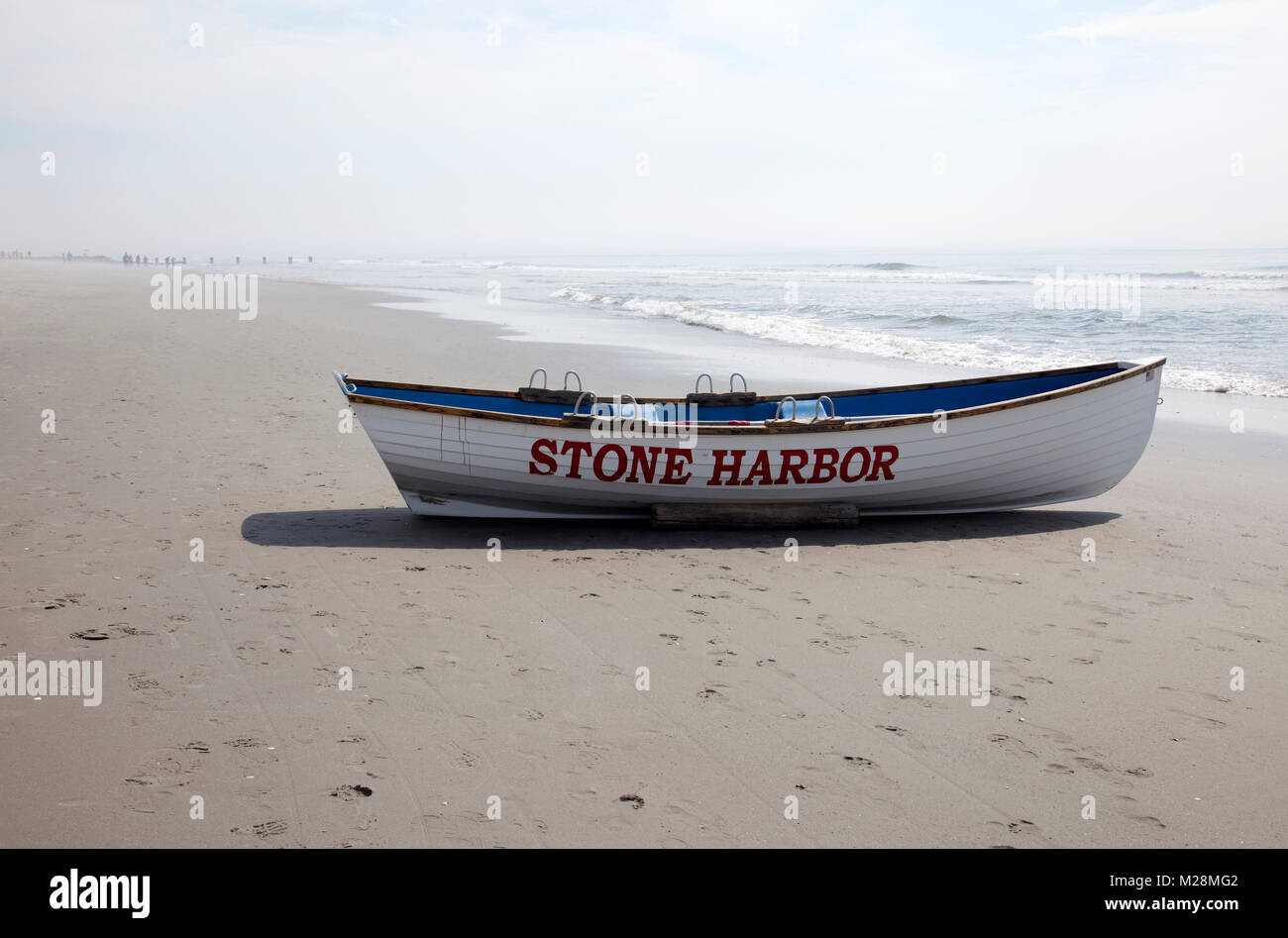 Stein Hafen Strand Rettungsschwimmer Boot in New Jersey - USA Stockfoto