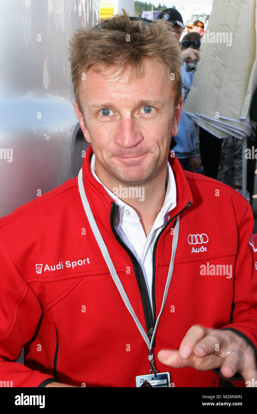 Allan McNish bei der Autogrammstunde am Sonntag 17. August vor dem Start der Le Mans Serie zum 1000-km-Rennen auf dem Nürburgring Stockfoto
