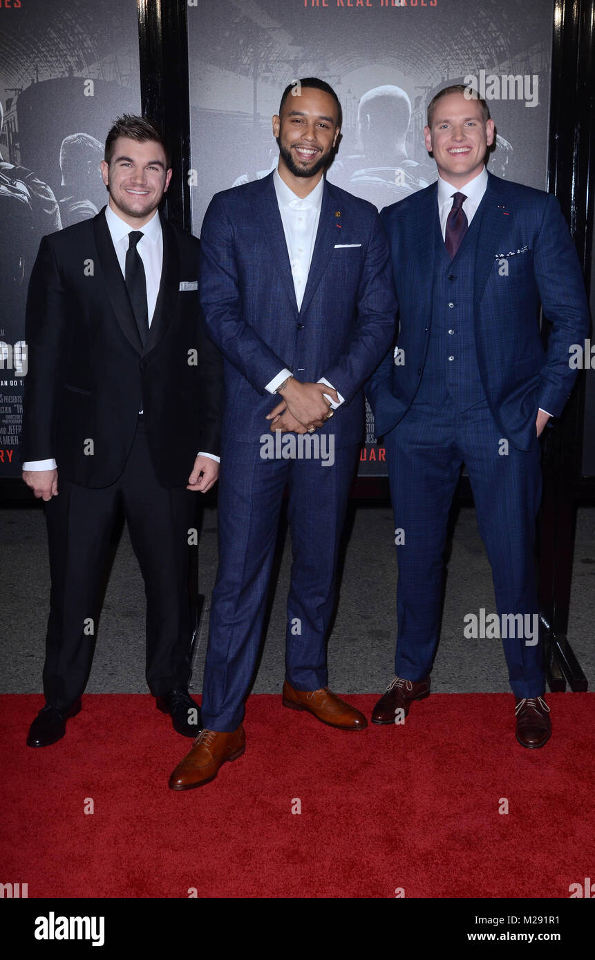 Burbank, CA. 05 Feb, 2018. Alec Skarlatos, Anthony Sadler, Spencer Stone bei der Premiere von Warner Bros. Pictures'' die 15:17 nach Paris' an Steven J. Ross Theater/Warner Bros Studios viel am 5. Februar 2018 in Burbank, Kalifornien. Quelle: David Edwards/Medien Punch/Alamy leben Nachrichten Stockfoto