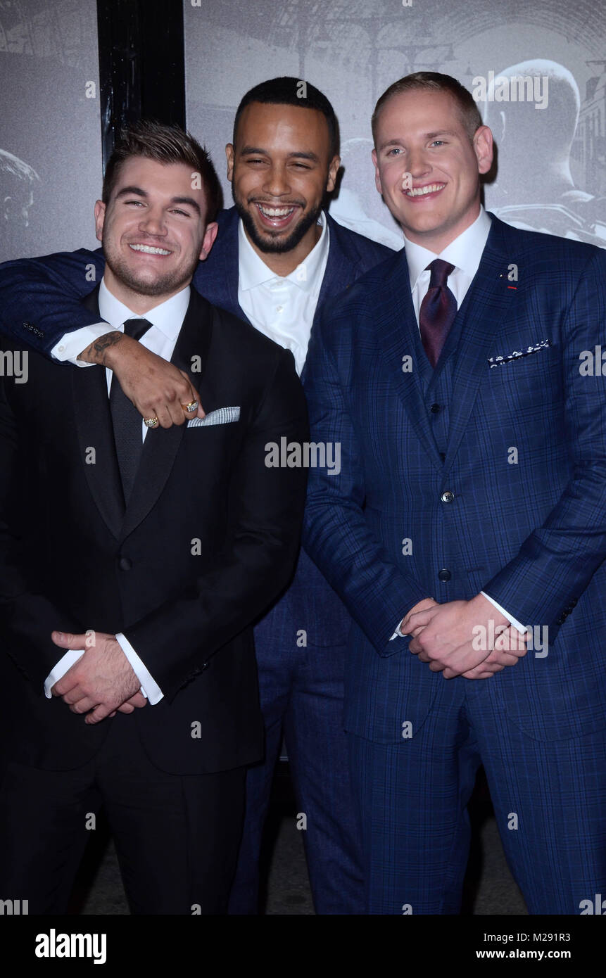 Burbank, CA. 05 Feb, 2018. Alec Skarlatos, Anthony Sadler, Spencer Stone bei der Premiere von Warner Bros. Pictures'' die 15:17 nach Paris' an Steven J. Ross Theater/Warner Bros Studios viel am 5. Februar 2018 in Burbank, Kalifornien. Quelle: David Edwards/Medien Punch/Alamy leben Nachrichten Stockfoto