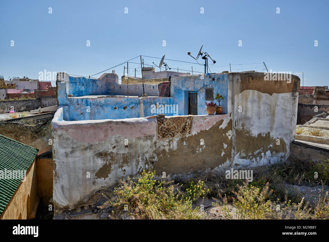 Koranschule Medersa Bou Inania, Meknes, Marokko, Afrika | Innere couetyard von Bou Inania Madrasa, Meknes, Marokko, Afrika | Stockfoto