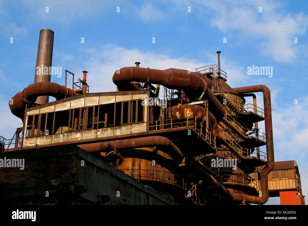 Ein Blick von der rostigen, verlassenen Stadt in Vítkovice Steel in der Tschechischen Republik das Gebiet als Industrial Park jetzt verwendet wird. Stockfoto