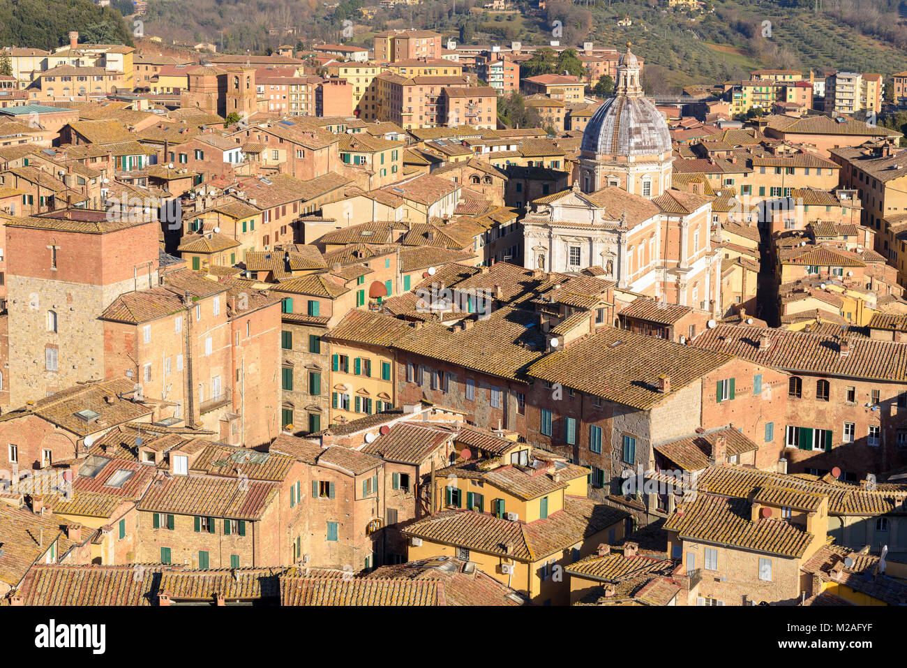 Stadt Siena und die Kirche der Heiligen Maria in Provenzano, Toskana, Italien Stockfoto