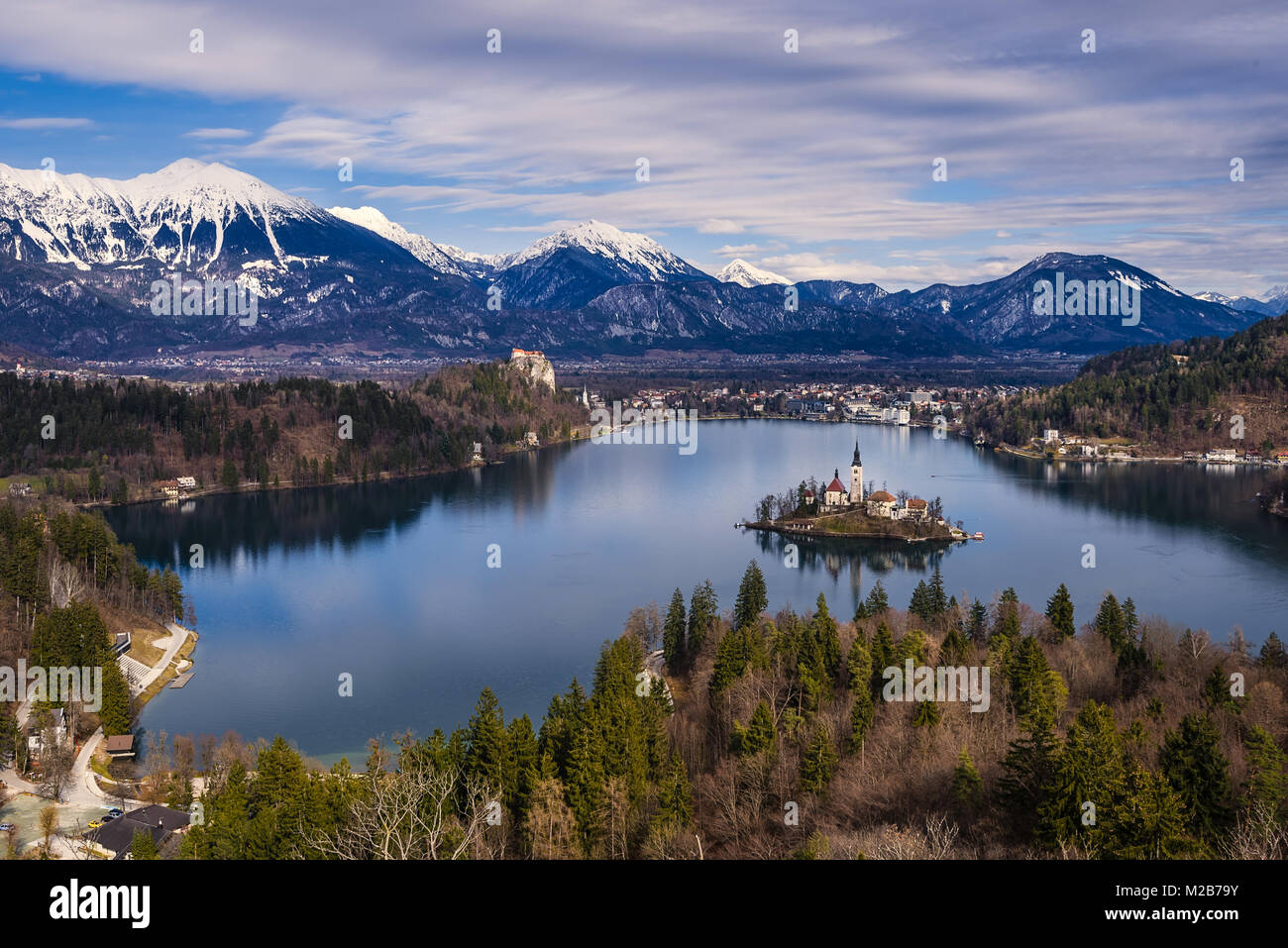 Bleder See und seine Insel, Burg von Bled Bled und Sahnetorte - machen Sie ihre Wünsche wahr mit einem perfekten Aufenthalt im Herzen der Alpen. Stockfoto