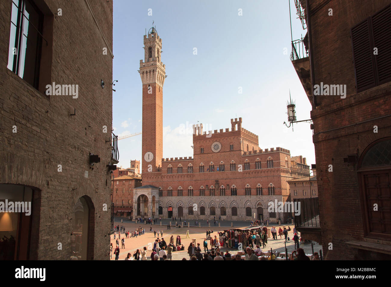 Piazza del Campo, Torre del Mangia, Siena, Toskana, Italien, Stockfoto