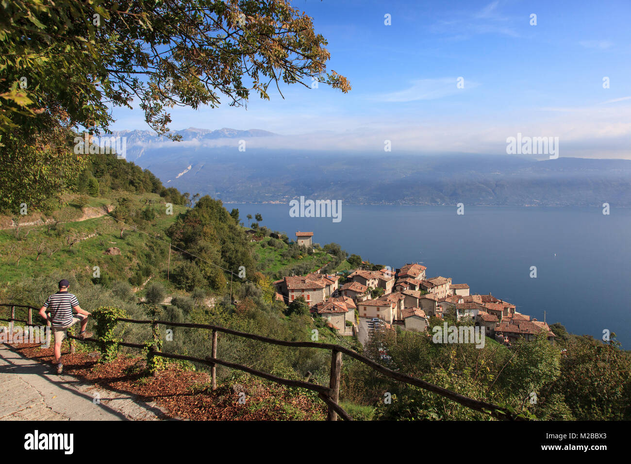 Dorf am Gardasee in der Provinz Brescia, Italien Stockfoto