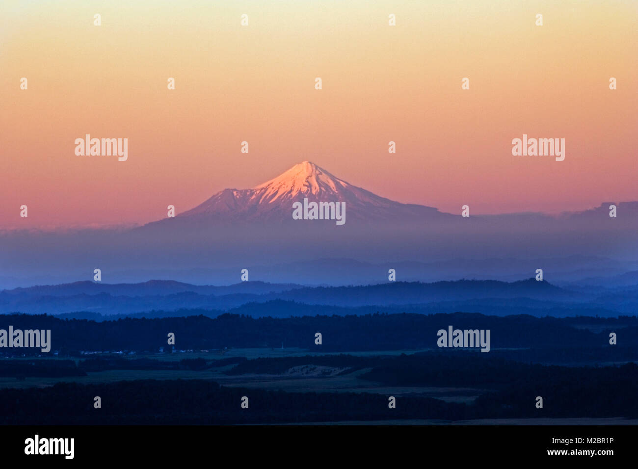 Neuseeland, Nordinsel, New Plymouth, Aussicht auf Mount Taranaki oder Mount Egmont. Stockfoto