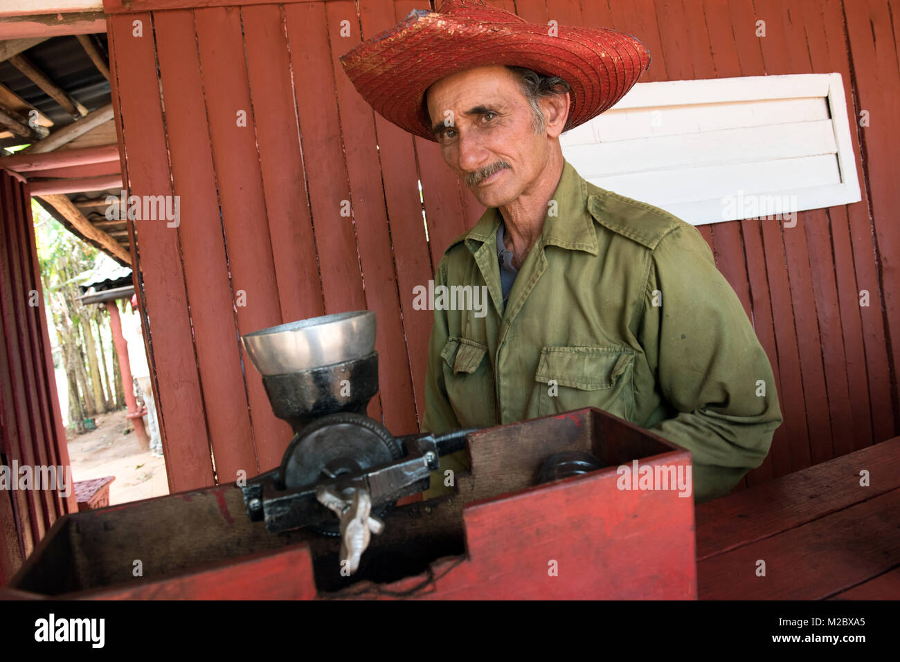Kubanischen Bauer Schleifen kubanischen Kaffee Stockfoto