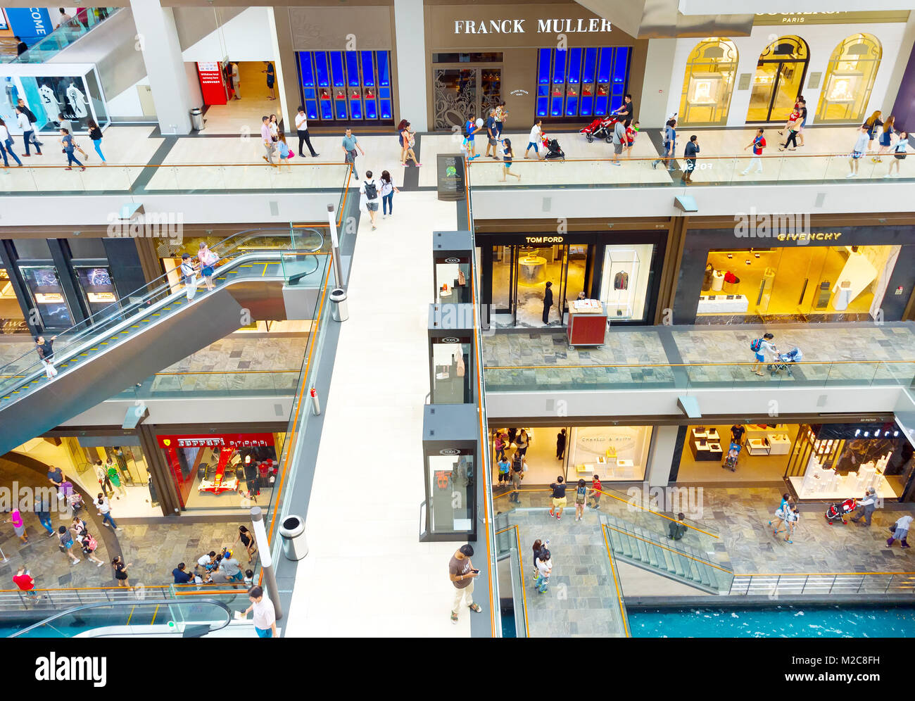 Singapur - 17.02.2017: Shopping Mall an der Marina Bay Sands Resort in Singapur. Es ist, als der weltweit teuerste standalone Casino Hotel in Rechnung gestellt Stockfoto