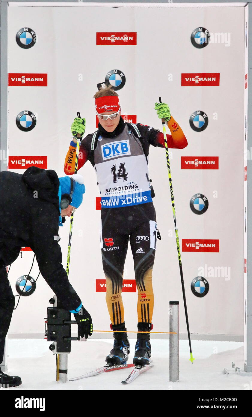 Letzte Startvorbereitungen vor dem Sprint in Ruhpolding: Biathlet Benedikt Doll (SZ Breitnau) Stockfoto