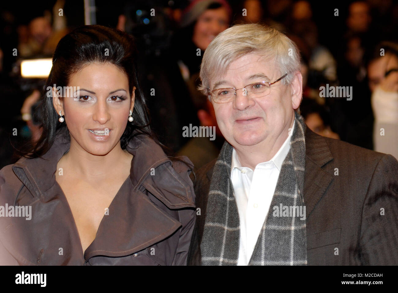 Ex Aussenminister Joschka Fischer mit Gattin Minu Barati-Fischer bei der Eroeffnung der 59. Berlinale am 05.02.2009/Foto: niehaus Stockfoto