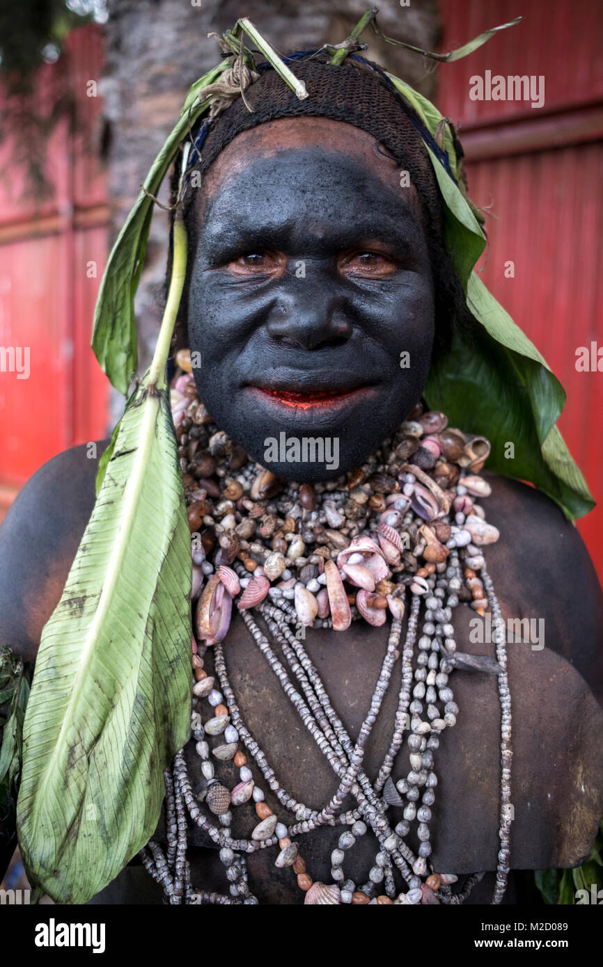 Portrait einer weiblichen Performer im Mount Hagen Show in Papua-Neuguinea Stockfoto