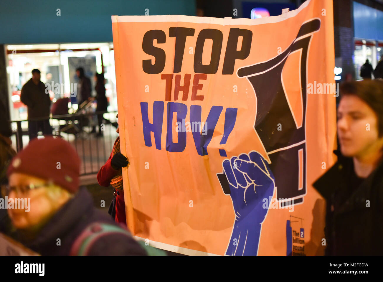 Wood Green, London, UK. 7. Februar 2018. Protest und März durch grünen Holz, Haringey an den Rat Büros als Notfall Rat Aussprache erfolgt die geplante HDV (Wohnungsbau) Credit: Matthew Chattle/Alamy Leben Nachrichten zu diskutieren Stockfoto