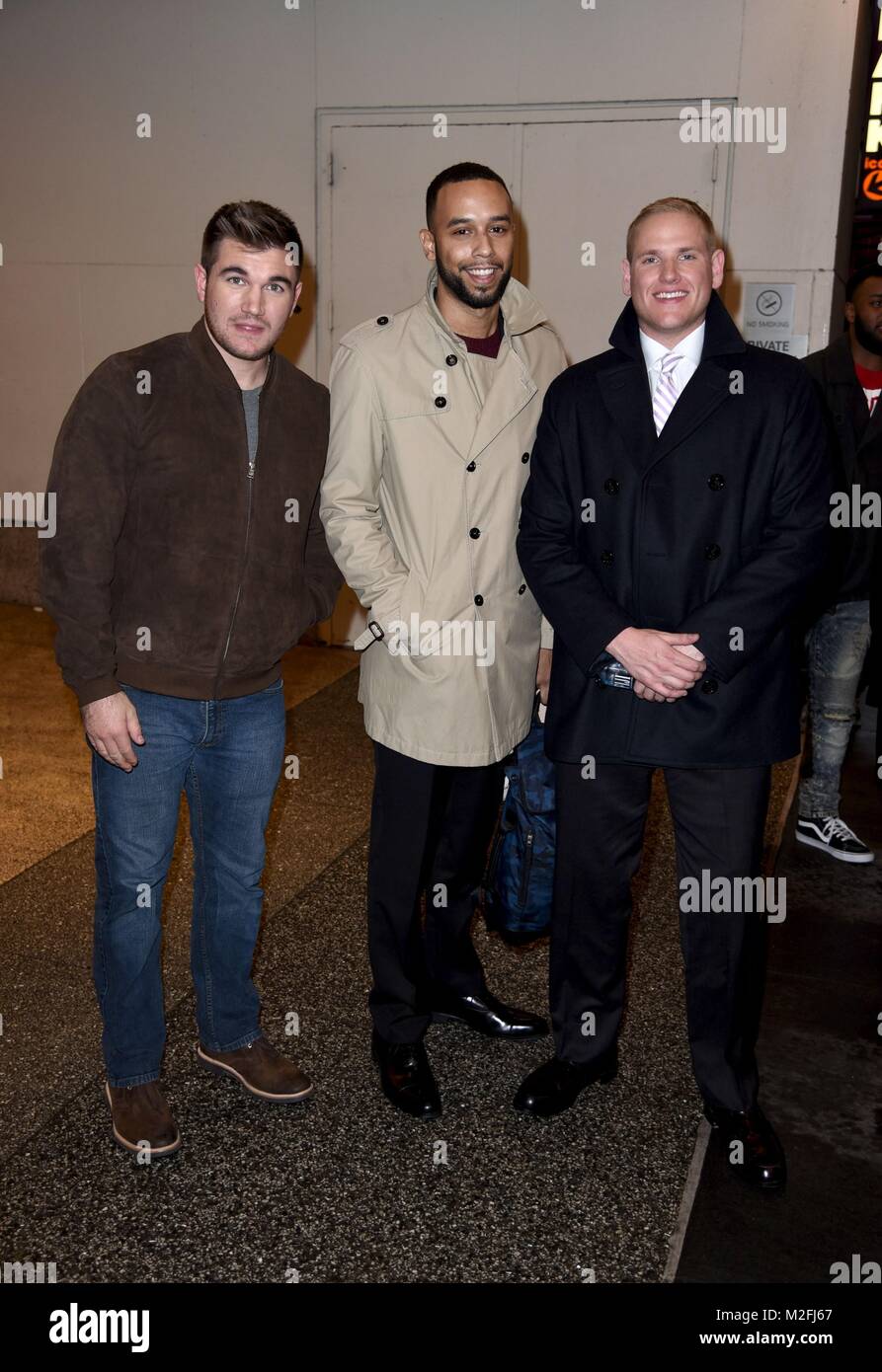 New York, NY, USA. 7 Feb, 2018. Alek Skarlatos, Spencer Stein, Anthony Sadler, die drei echten Helden aus dem 15:17 NACH PARIS bei MTV TRL gesehen, und über die für Celebrity Candids - MI, New York, NY, 7. Februar 2018. Credit: Derek Sturm/Everett Collection/Alamy leben Nachrichten Stockfoto