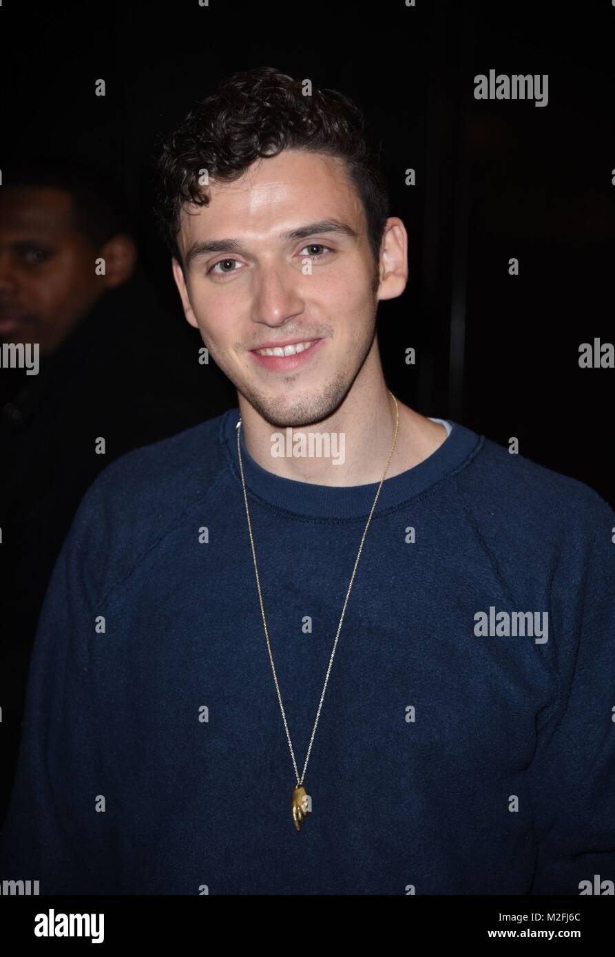 New York, NY, USA. 7 Feb, 2018. Lauv, aka Ari Staprans Leff, bei MTV TRL Studios heraus gesehen und über für Celebrity Candids - MI, New York, NY, 7. Februar 2018. Credit: Derek Sturm/Everett Collection/Alamy leben Nachrichten Stockfoto