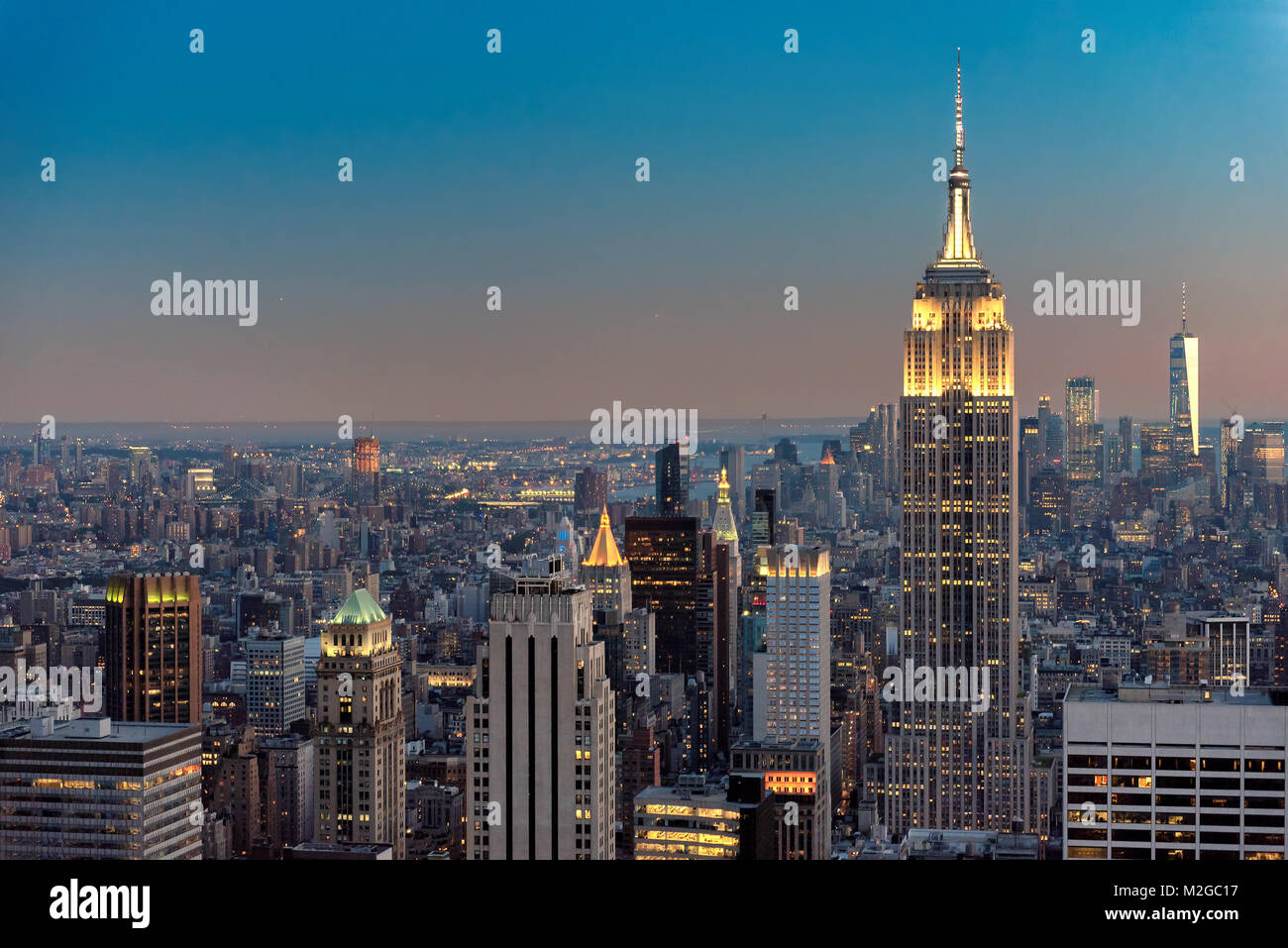 New York City Skyline im Sonnenuntergang Stockfoto