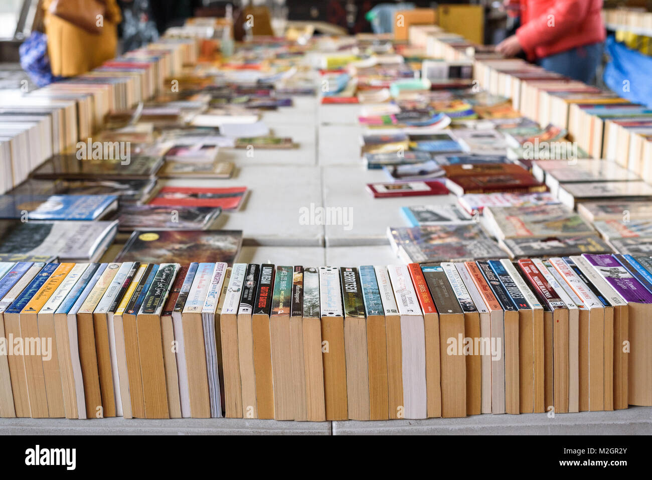 Die Southbank Centre Buchmarkt unter Waterloo Bridge in London. Stockfoto