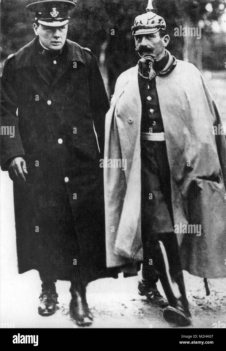 WINSTON CHURCHILL an mit Wilhelm II. auf die deutsche Armee Manöver 1909 Links Stockfoto
