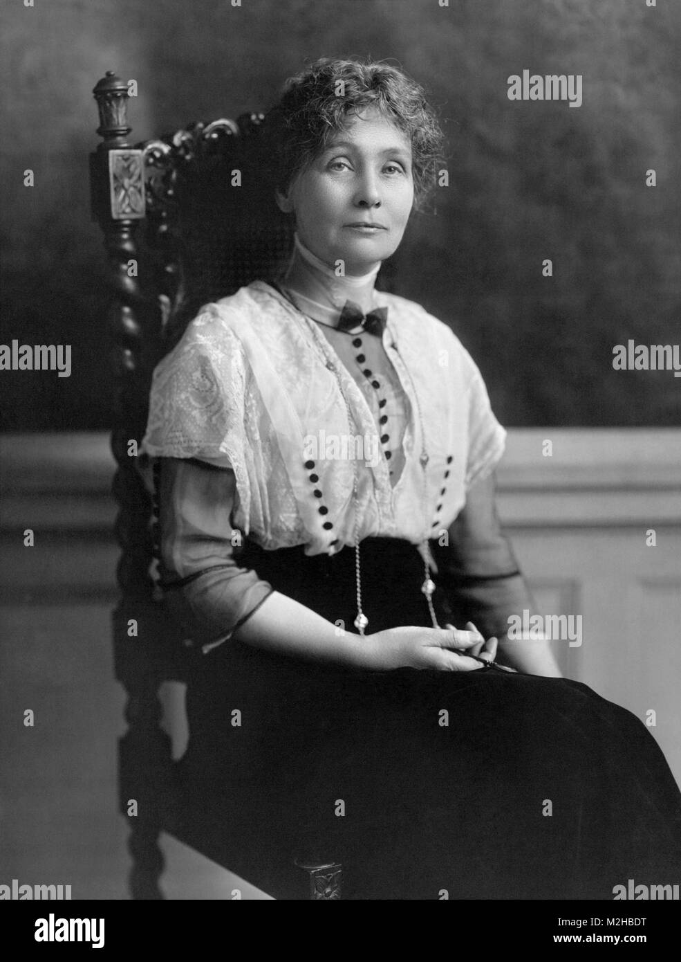 Emmeline Pankhurst (1858-1928) Britische politische Aktivist und Führer der britischen Suffragettenbewegung, die dazu beigetragen haben, den Frauen das Wahlrecht zu gewinnen Stockfoto