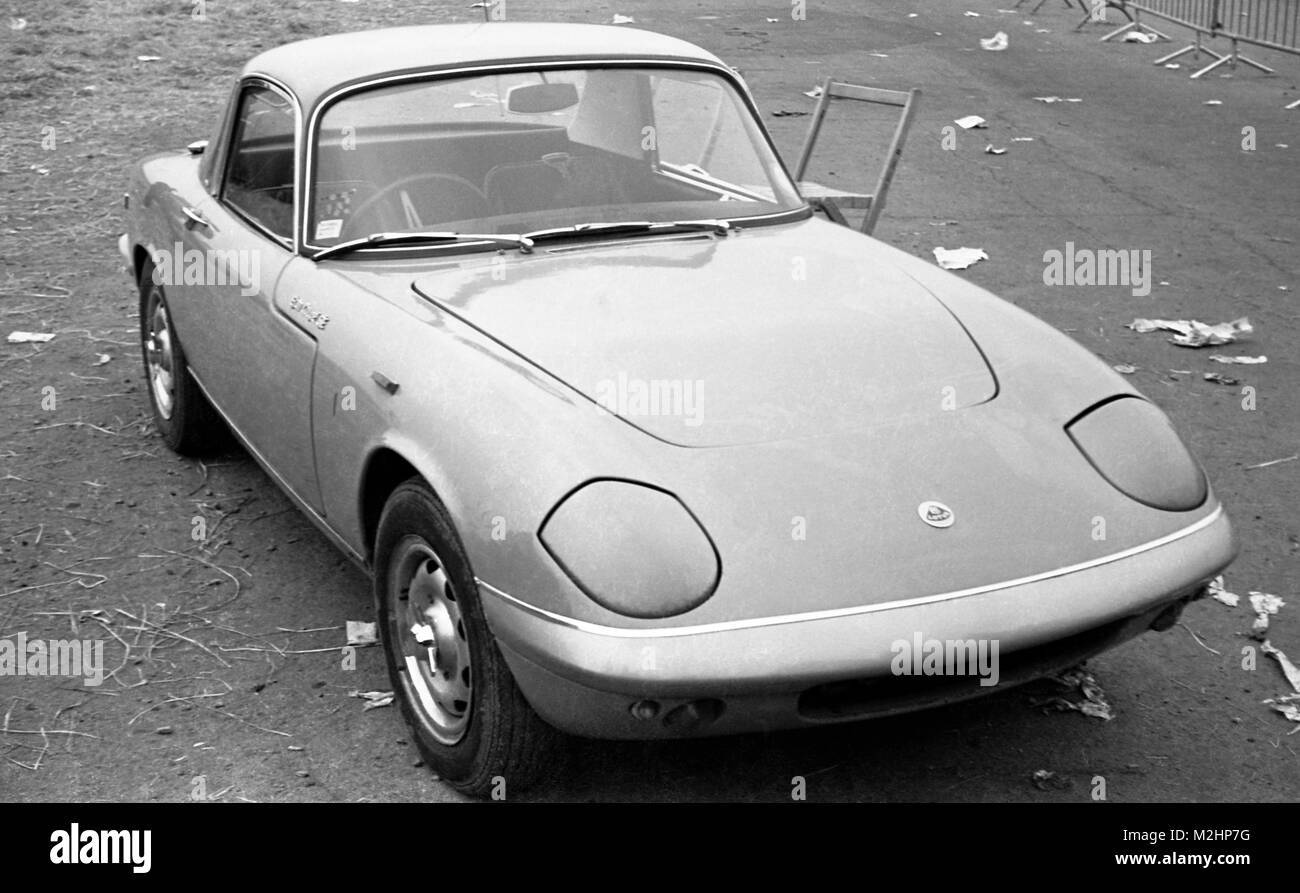 Lotus Elan Coupé an den Nationalen 24-Std.-Pedal Car Rennen im März 1968 organisierten am ehemaligen Whitchurch Flughafen als Teil der Universität Bristol Rag-Woche. Das Auto hatte durch British Racing Motoren modifiziert worden und war die Fastenzeit zu helfen, Geld für die Liebe zum Heben von Formel 1-Rennfahrer Mike Spence, der in einem racing Unfall zwei Monate später getötet wurde. Stockfoto
