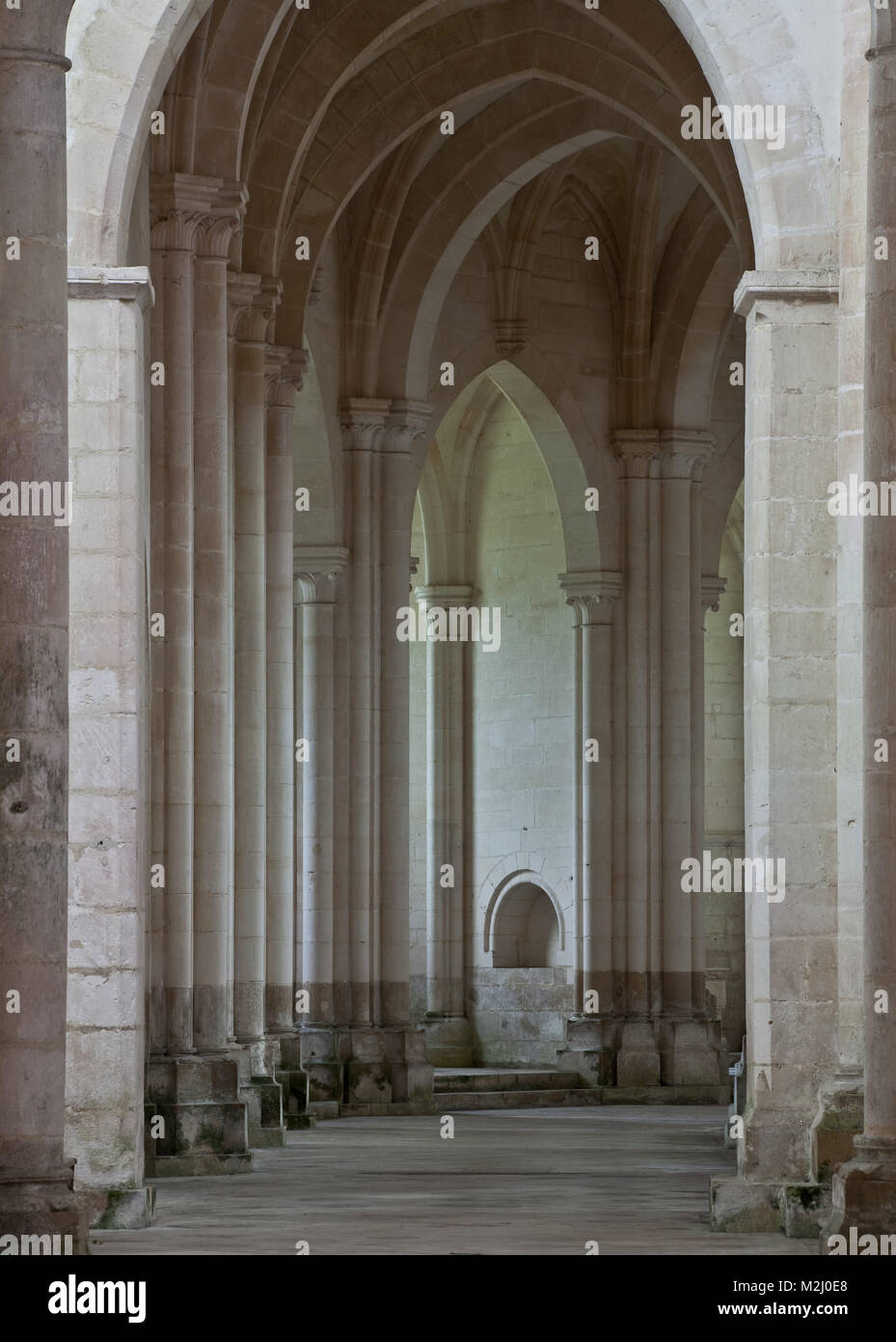 Pontigny Abteikirche Blick nach Osten in den nördlichen Chorumgang erbaut 1145-1206 Stockfoto