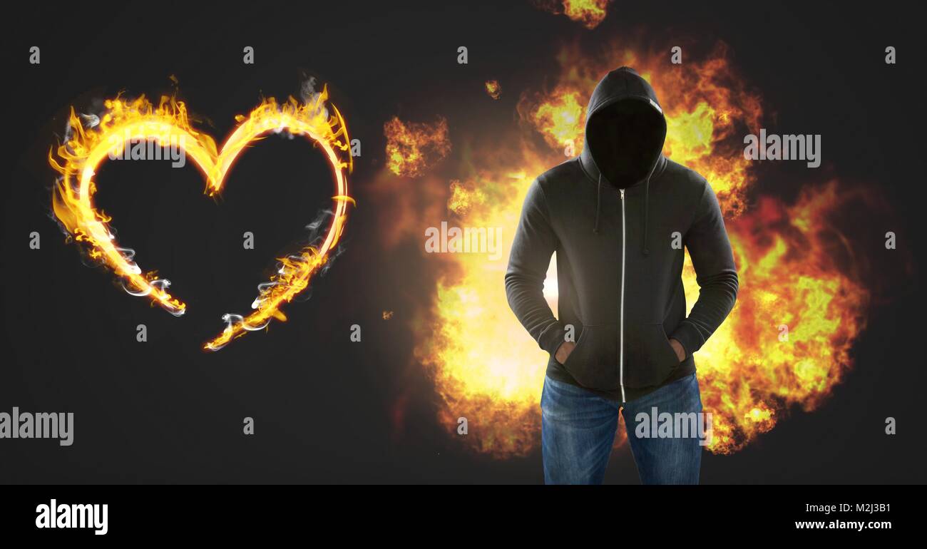 Dunkle Mann ohne Gesicht und brennenden Feuer flammen mit Herz Stockfoto