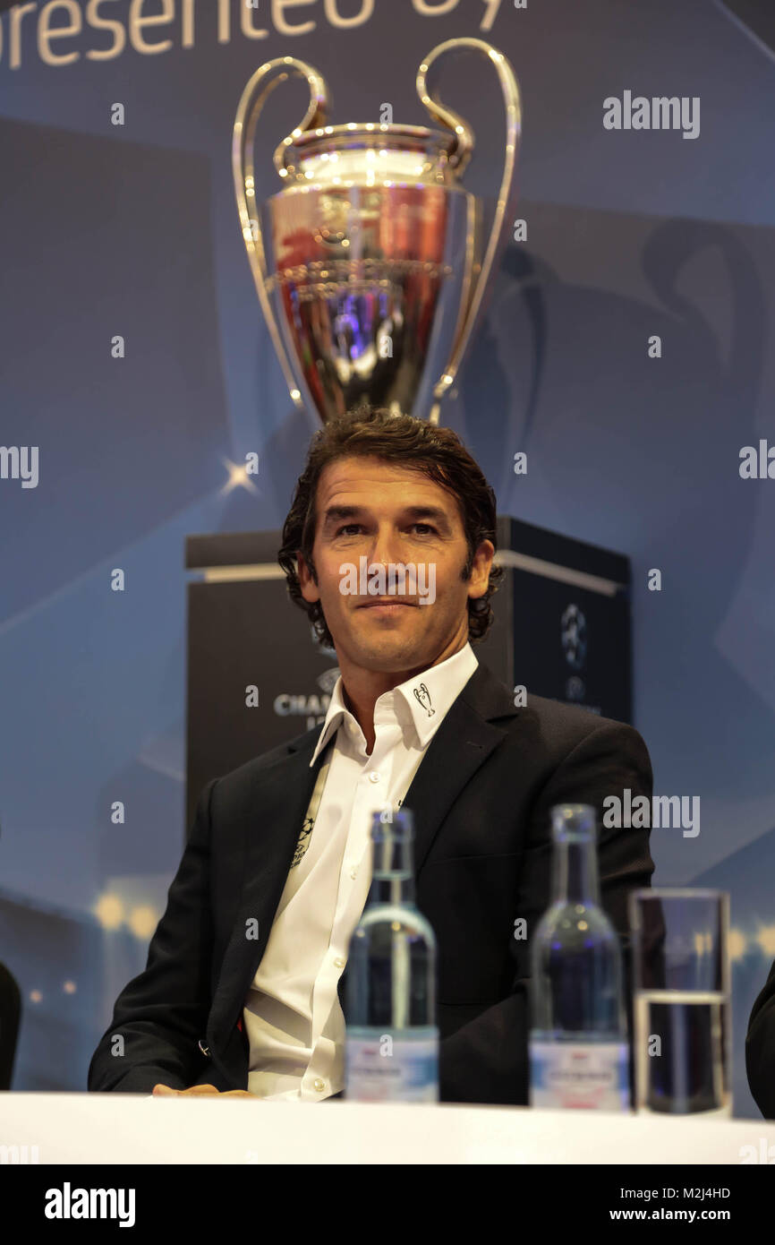 Karl - Heinz Riedle bei der Eroeffnung der UEFA Champions League Trophy Tour 2013 in Berlin, 20.09.2013 Stockfoto