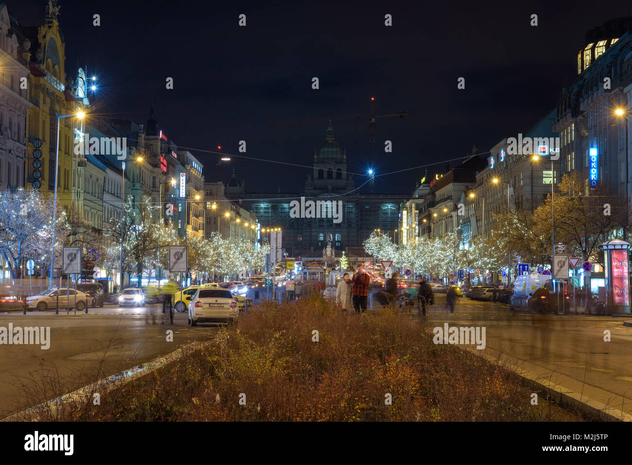Weihnachten Dekoration auf dem Wenzelsplatz in Prag bei Nacht Stockfoto