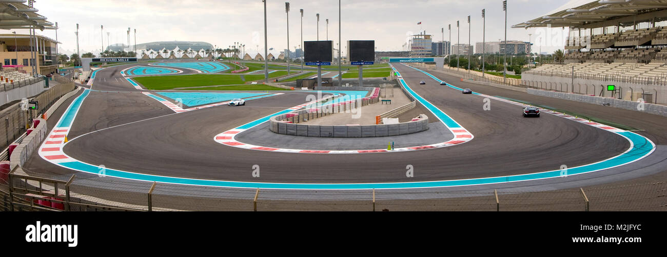 ABU DHABI, VEREINIGTE ARABISCHE EMIRATE - 04 Jan, 2018: Ecke Nummer 7 auf der Yasmina Stromkreis wie aus dem Norden Tribüne gesehen. Stockfoto