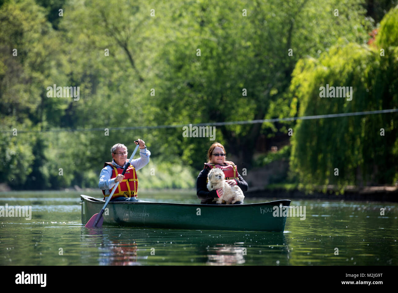 Kanufahrer auf dem Fluss Wye in der Nähe von Symonds Yat in Herefordshire UK Stockfoto