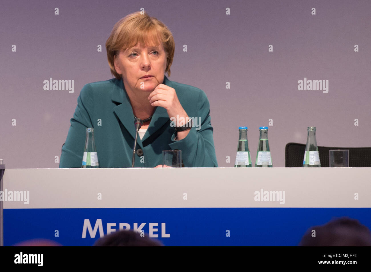 Die Vorsitzende der CDU Deutschlands, Bundeskanzlerin Dr. Angela Merkel, wird mit dem "Wirtschaftstag 2013" des Wirtschaftsrates der CDU reden und María Soraya Sáenz de Santamaría Antón und Mark Rutte. Stockfoto