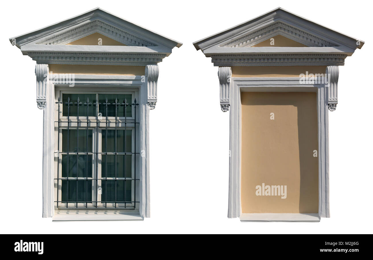Zwei Fenster im traditionellen Stil mit Stuck putz Dekorationen. Auf weiß Isoliert Stockfoto
