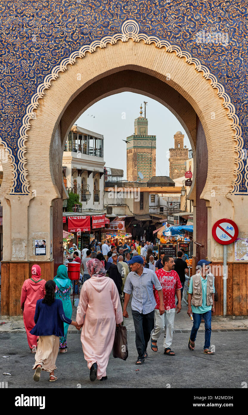 Stadttor Bab Boujloud oder Bab Bou Jeloud von Fes, Marokko, Afrika Stockfoto