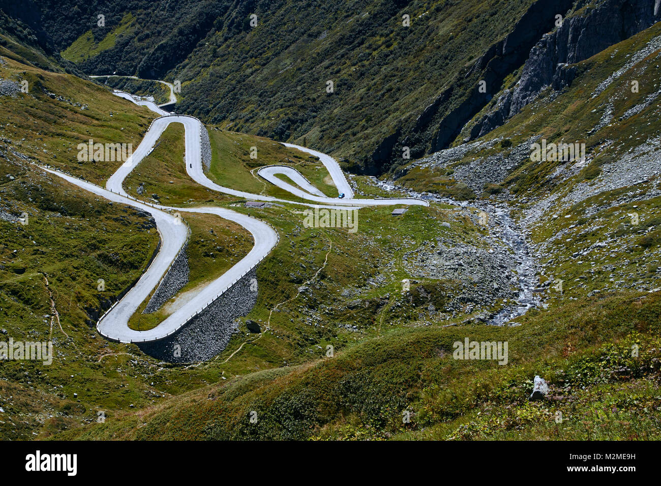 tremola-san-gottardo-stockfotos-und-bilder-kaufen-alamy
