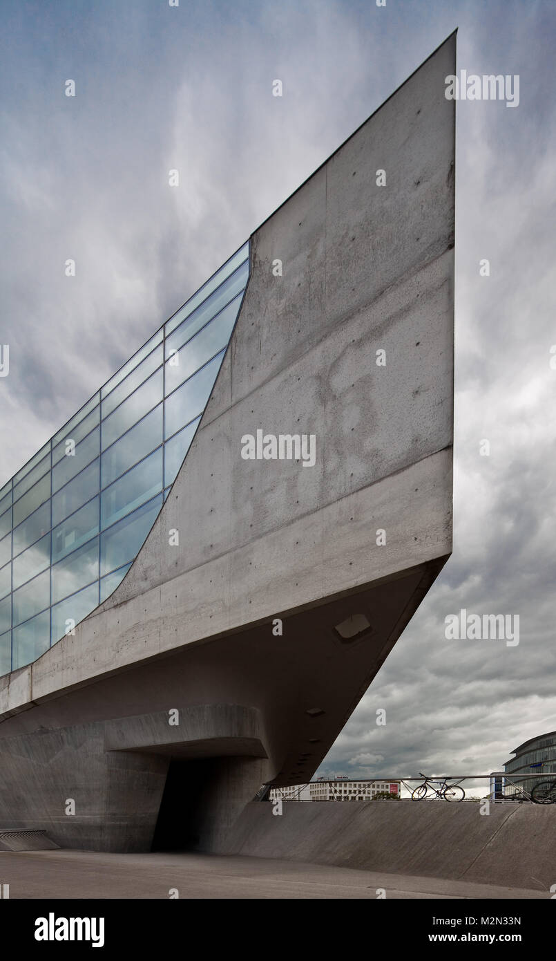 Wolfsburg PHAENO Wissenschaftsmuseum Westspitze von Nordwesten 2001-2005 von Zaha Hadid Stockfoto