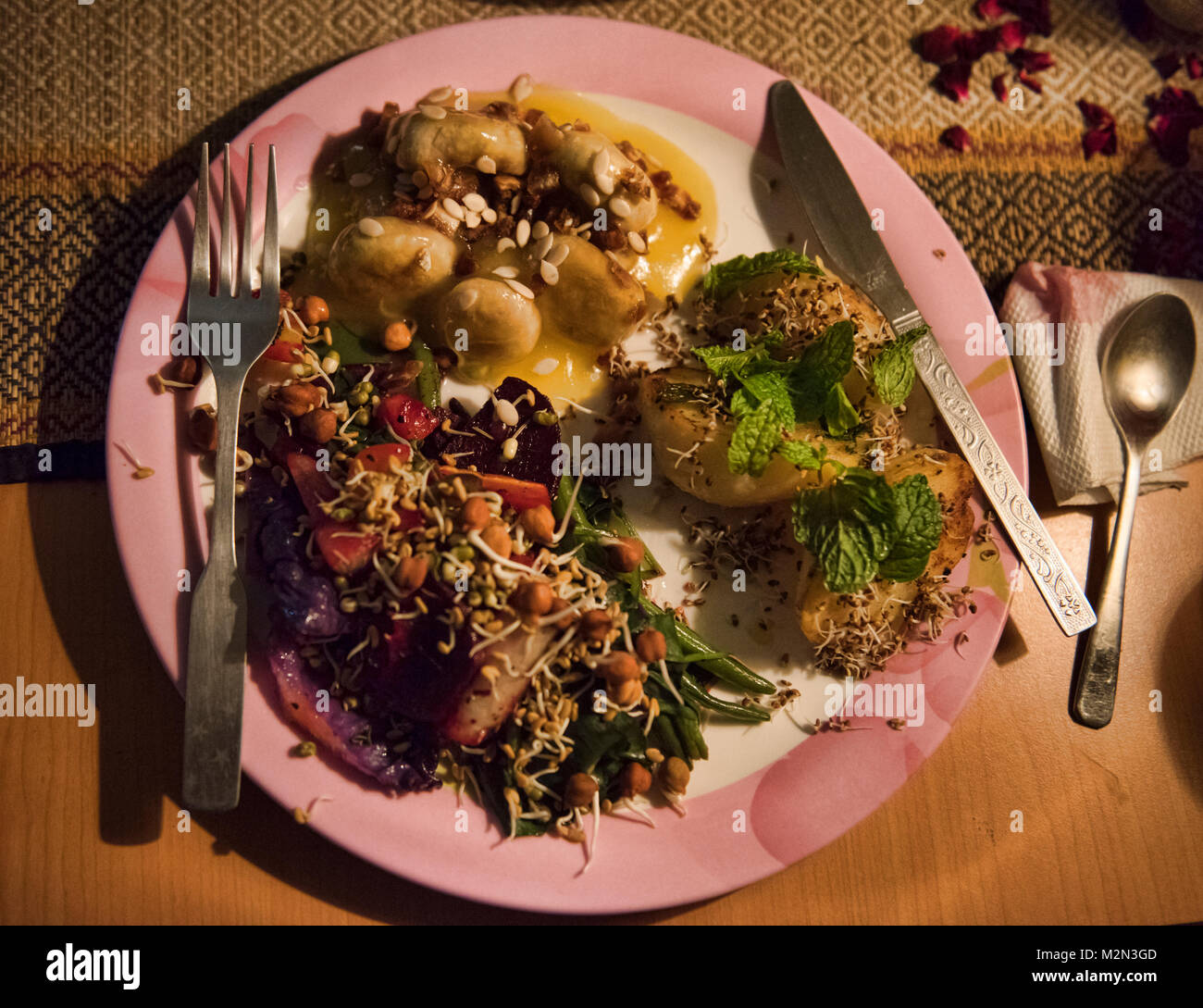 Feine organische vegetarisches Abendessen, Pushkar, Rajasthan, Indien Stockfoto
