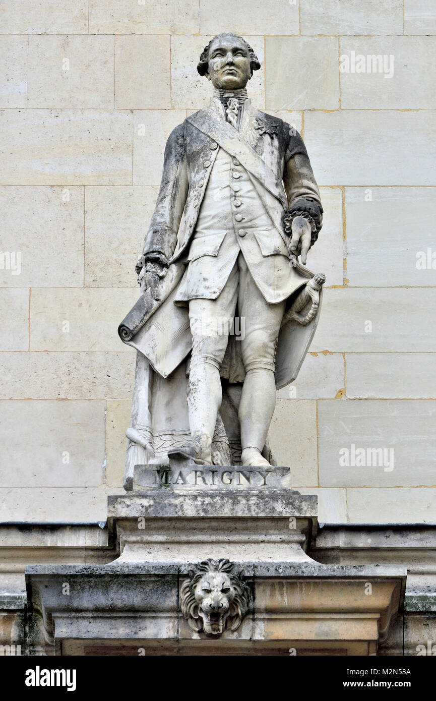 Paris, Frankreich. Palais du Louvre. Statue im Cour Napoleon: Marquis de Marigny (Abel François Poisson de Vandières, Marquis de Chambord et de Marigny Stockfoto
