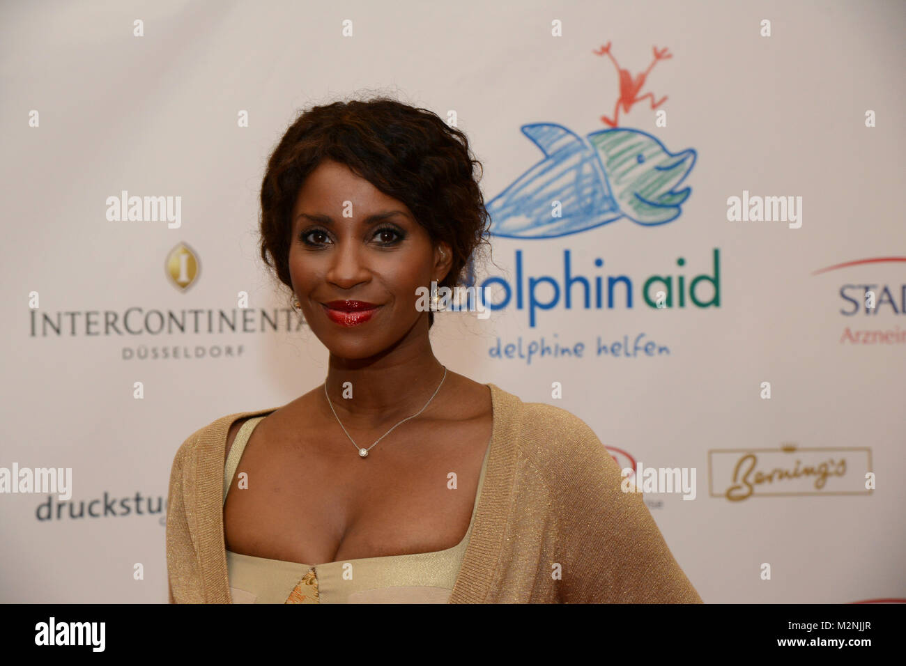 Liz baffoe where Fotos und Bildmaterial in hoher Auflösung Alamy