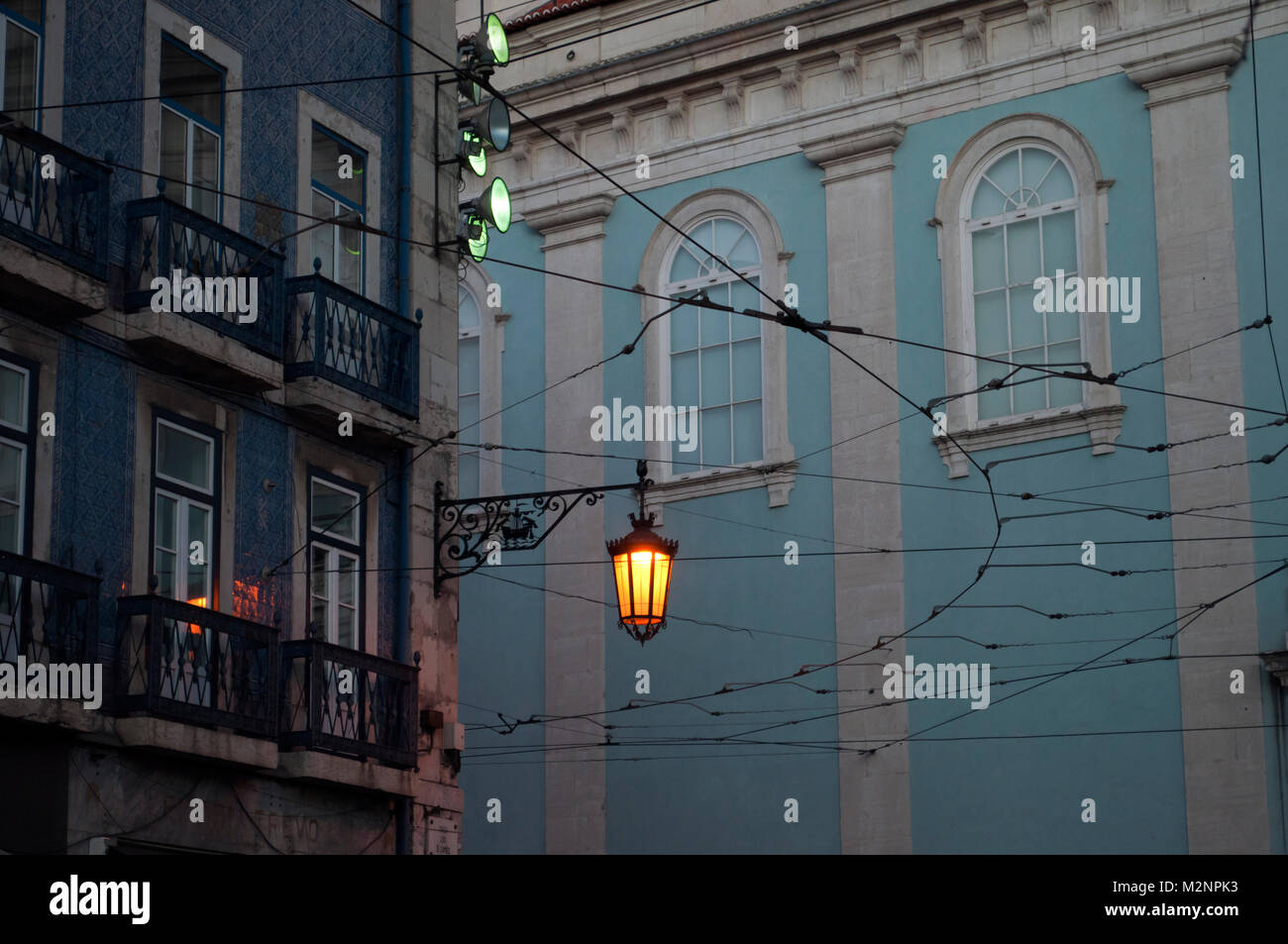 Straßenlaterne in Lissabon, Portugal Stockfoto