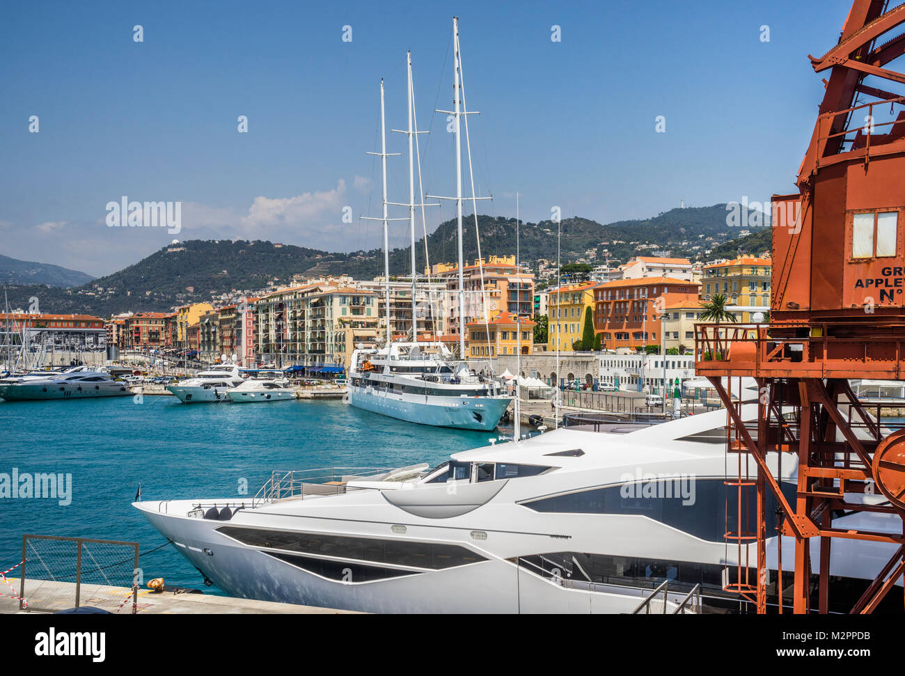 Frankreich, Gruppe Alpes-Maritime Abteilung, Côte d'Azur, Nizza, Luxusyachten im Hafen Lympia Stockfoto