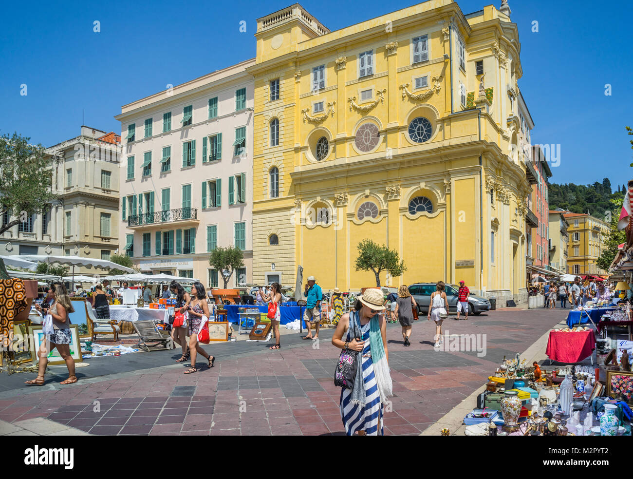 Frankreich, Gruppe Alpes-Maritime Abteilung, Côte d'Azur, Nizza, Montag Antiquitätenmarkt auf der Marché aux Fleurs. Stockfoto