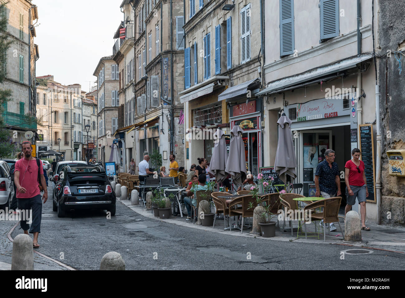 Straße in der Altstadt von Avignon, Vaucluse, Provence, Frankreich, Stockfoto