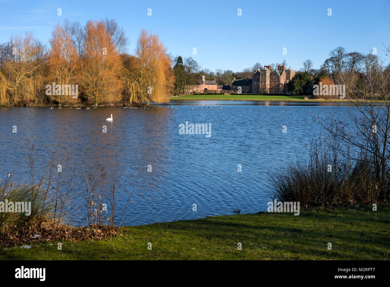 Kiplin Hall, North Yorkshire. Vom See aus gesehen. Stockfoto